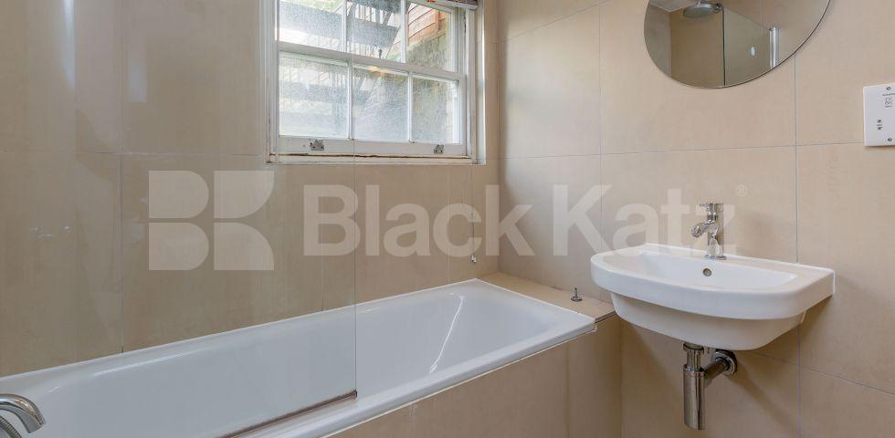 			NEW INSTRUCTION WITH GARDEN!, 3 Bedroom, 1 bath, 1 reception Flat			 Swinton Street, Kings Cross